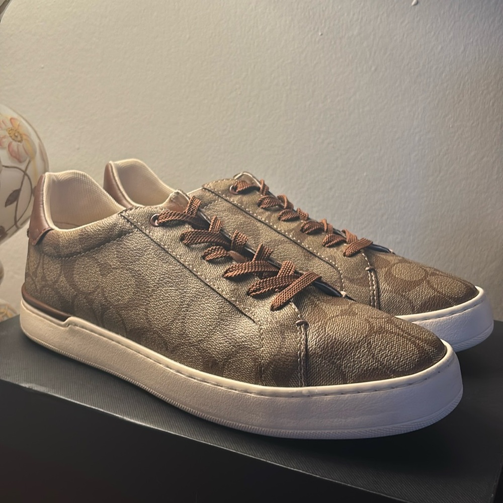 Coach Signature Leather Sneakers in Khaki/Saddle